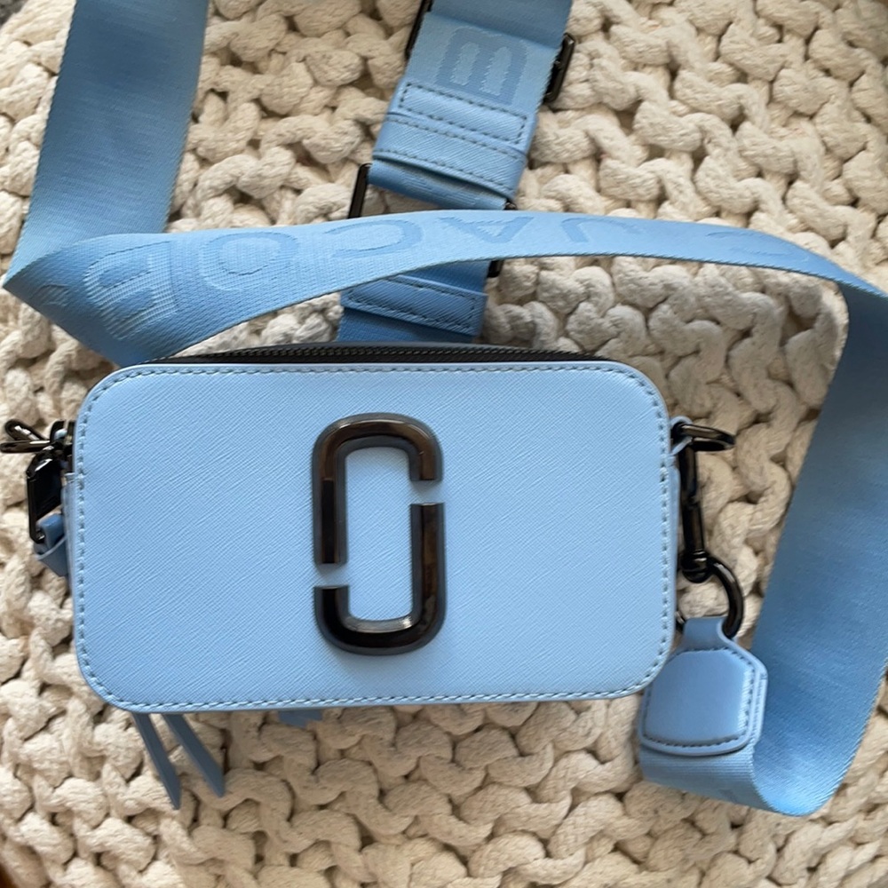 Marc jacobs snap shot - like new condition!!